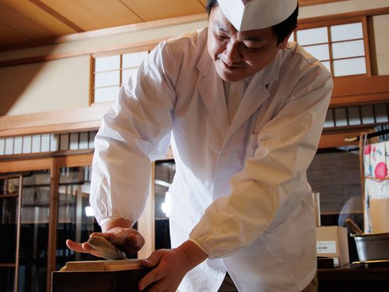 京都に100年続く老舗料亭「京料理 さくらい」三代目店主から教わる「おだし」作り体験　京料理の真髄や歴史も学べる！＜1時間半～2時間／京都市北区＞