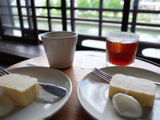 Japan_Osaka_Nakanosima Cafe_pixta_86630407_XL