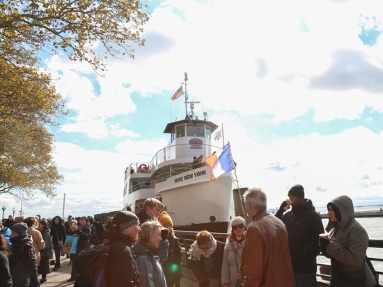 ニューヨーク自由の女神観光ツアー　リバティ島＆エリス島上陸 ＜半日／英語ガイド＞