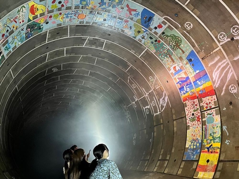 【2022年12月17日限定】ガイド付き日帰りバスツアー 巨大地下空間「地下調節池」を特別見学& 「東京直下72hツアー」地震体験<昼食付/東京駅発着>