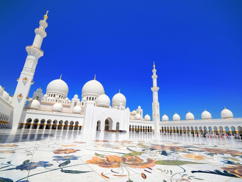 Sheik Zayed Grand Mosque_shutterstock_273468638