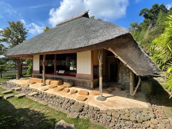 手作り体験2種と贅沢コース料理満喫ツアー　干菓子作り＋匂い袋作り＋囲炉裏料理エビス亭のコース料理　茶室での呈茶付き＜ランチまたはディナープラン／平戸市＞