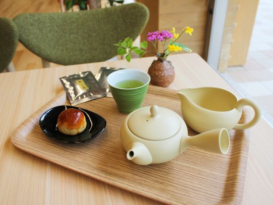 福岡市内発着観光タクシー 嬉野観光コース　嬉野温泉街＋肥前吉田焼 窯元会館＋うれしの茶交流館「チャオシル」＜最大9名／7.5時間／福岡市内送迎可＞