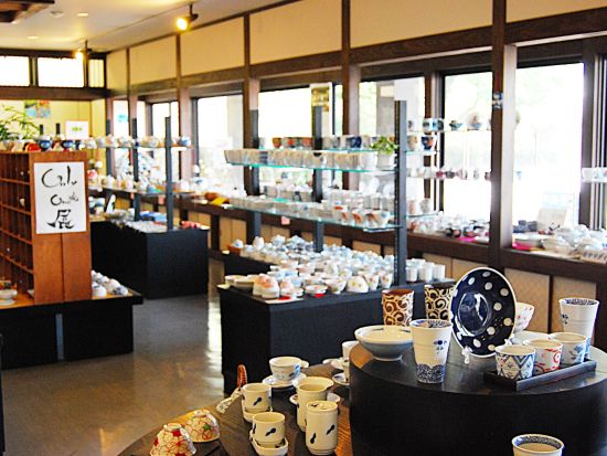 福岡市内発着観光タクシー 嬉野観光コース　嬉野温泉街＋肥前吉田焼 窯元会館＋うれしの茶交流館「チャオシル」＜最大9名／7.5時間／福岡市内送迎可＞