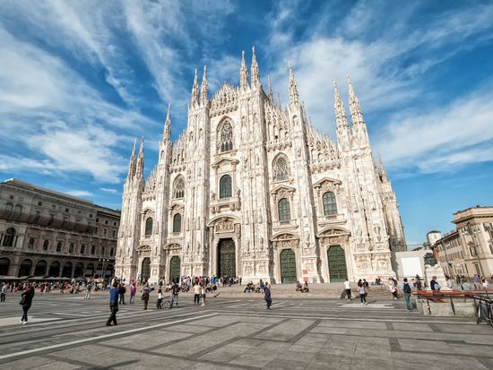 Italy_Milan_Cathedral_Duomo_shutterstock_147936479