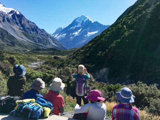 クイーンズタウン⇔マウントクック・テカポ 観光送迎サービス 世界遺産アオラキ・マウントクック国立公園での軽ハイキング付き＜9～5月／日本語ドライバーガイド＞