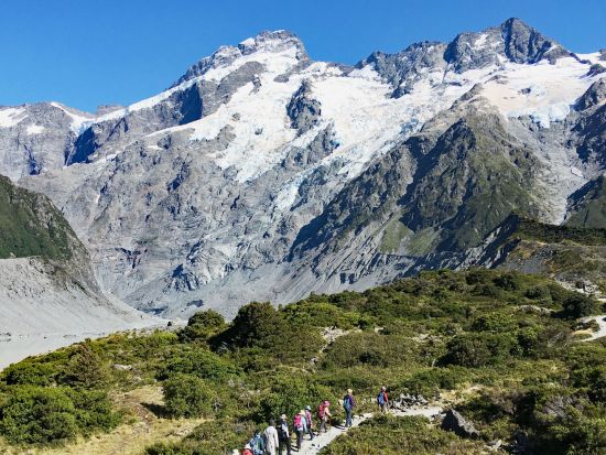 クイーンズタウン⇔マウントクック・テカポ 観光送迎サービス 世界遺産アオラキ・マウントクック国立公園での軽ハイキング付き＜9～5月／日本語ドライバーガイド＞
