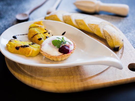 SetDinner_Dessert_FriedBananawithVanillaCream2