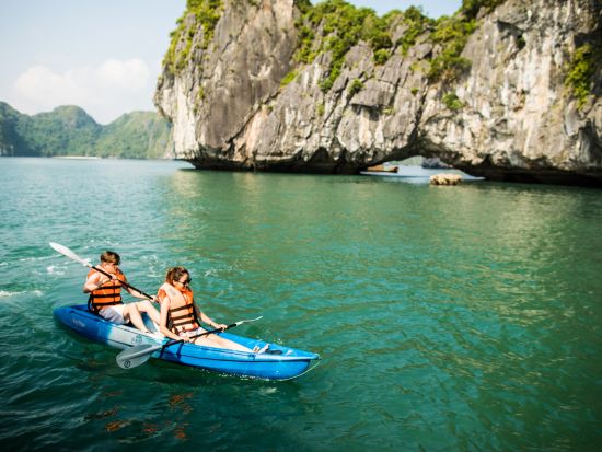 世界遺産ハロン湾1泊2日クルーズ「バーヤクラシック号」伝統的な木造テイストの帆船でアットホームな船旅を満喫