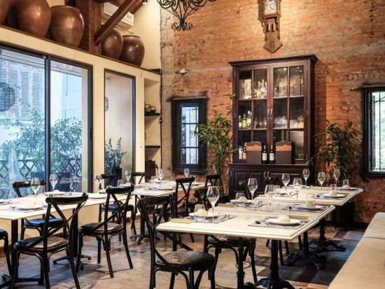 【貸切】ハノイ市内＋バッチャン村観光ツアー　ハノイ大教会＋文廟など定番スポットを巡る　水上人形劇またはソフィテルアフタヌーンティ付プラン有＜フォーティンの昼食＞