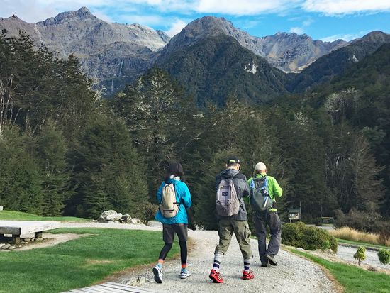 ハイキング開始