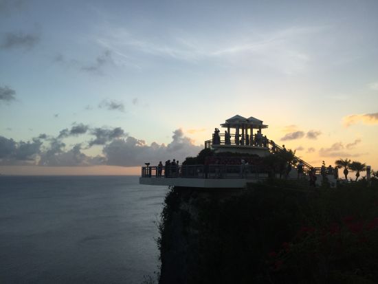 【人気日本人ガイド完全貸切】夕方から楽しむ凝縮ツアー　恋人岬夕日観賞＆選べる人気ローカルレストランディナー＆夜景と星空観賞＆Kマートショッピング