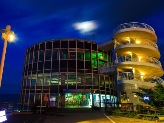 長崎市内発着貸切観光タクシー　世界新三大夜景 夜景観賞のベストスポット！稲佐山山頂から望む長崎市街地の夜景観賞旅 ＜1.5時間／1～9名＞by ブルーキャブ