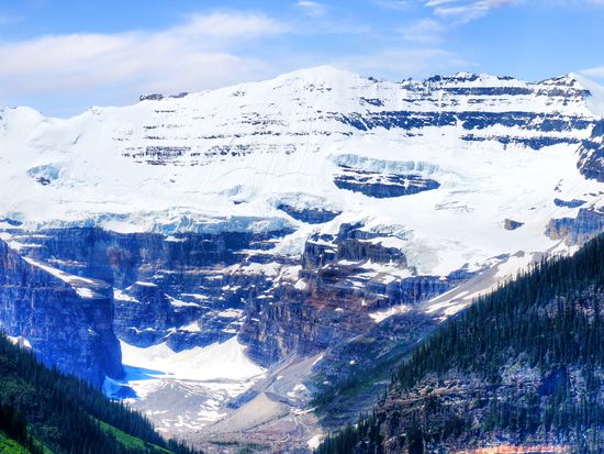 Canada_Alberta_Banff National Park_Mount Victoria_shutterstock_1103895716