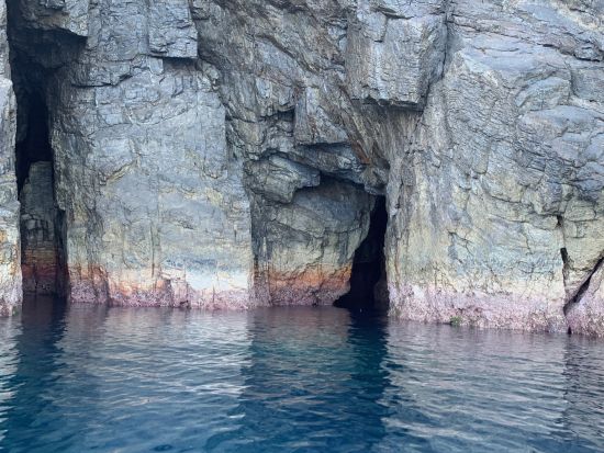 【7～11月限定】SUPツーリングと青の洞窟ツアー　未公開ポイントへ特別にご案内！＜午前・午後／大和村発着＞ by Cross Island