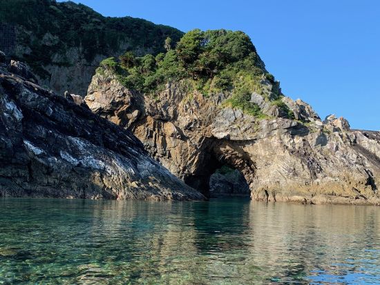 【7～11月限定】SUPツーリングと青の洞窟ツアー　未公開ポイントへ特別にご案内！＜午前・午後／大和村発着＞ by Cross Island