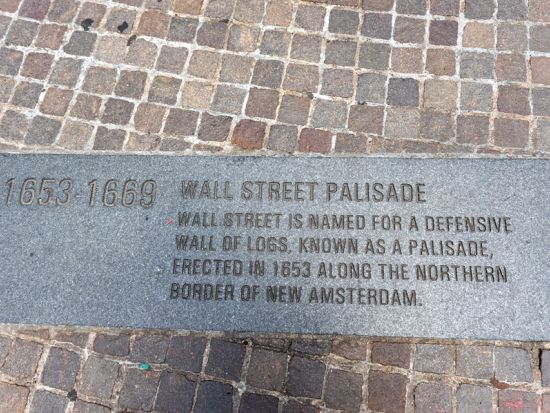 ウォール街ウォーキングツアー　アメリカの金融や知られざる立役者の存在などウォール街の歴史を学ぶ ＜2時間／英語ガイド＞