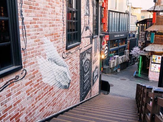 「梨泰院クラス」夜のドラマロケ地巡り＊選べるルーフトップまたはNソウルタワー夜景観賞＜明洞送迎／日本語ガイド／タンバム夕食付きプランあり＞