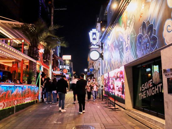 「梨泰院クラス」夜のドラマロケ地巡り＊選べるルーフトップまたはNソウルタワー夜景観賞＜明洞送迎／日本語ガイド／タンバム夕食付きプランあり＞