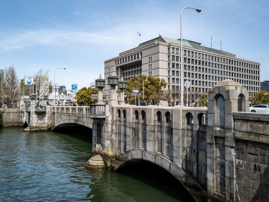 pixta_89460577_大阪淀屋橋_M