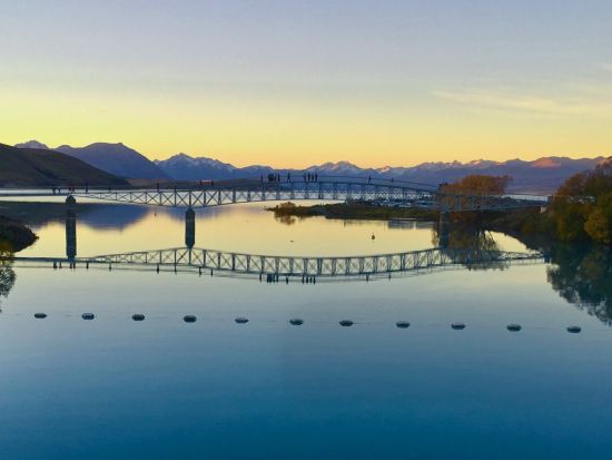 クライストチャーチ⇔テカポ 観光送迎ツアー 選べる出発時間！～ミルキーウェイリムジン～＜日本語ドライバーガイド＞