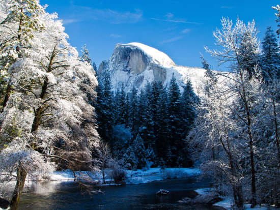 USA_Yosemite_Yosemite National Park_Half dome_Snow_shutterstock_88866103