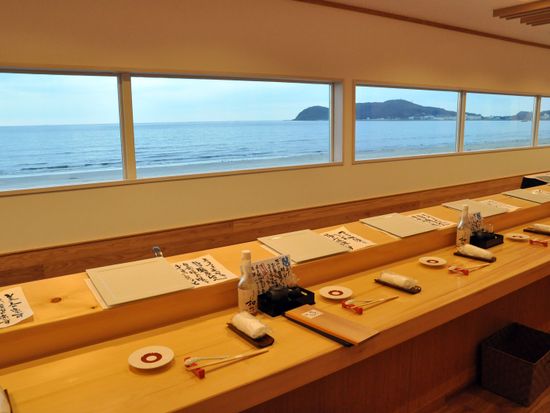 鮨屋台うみのいろ