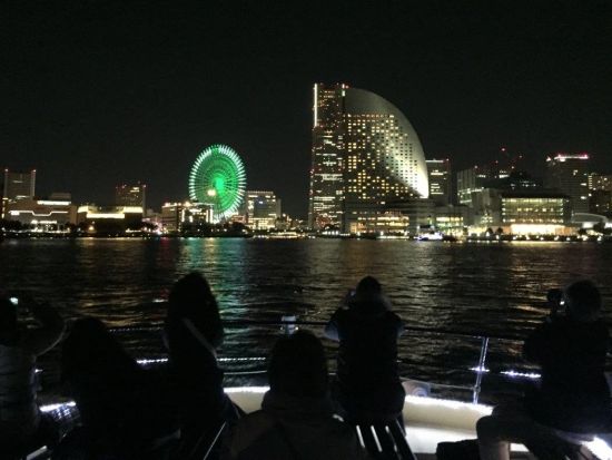 横浜発ミステリー夜景クルーズ 航路は当日まで秘密！海から眺める特別な30分＜ガイド付／ピア象の鼻発＞ 
