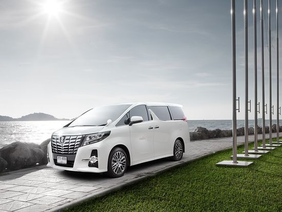 Alphard white (exterior)