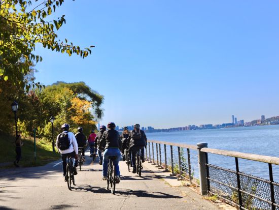 サイクリングで巡る　ニューヨーク マンハッタンのハイライト観光　有名スポットでの撮影タイムあり！＜3時間／英語ガイド＞by Unlimited Biking