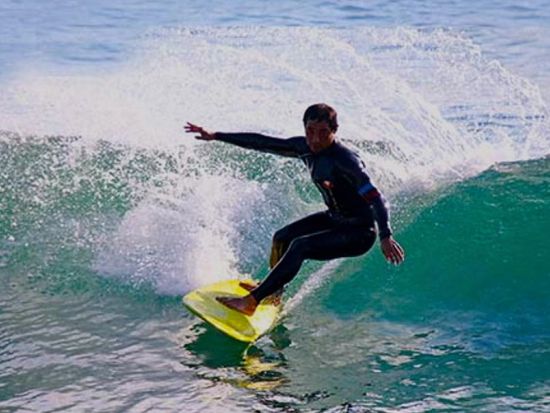 湘南・葉山 サーフィン体験 レンタルまたは経験豊富なローカルサーファーのレッスン付きプランも！＜半日／一色海岸＞by 一色BASE