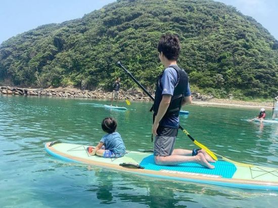 SUP体験　初心者歓迎！壱岐イルカパーク周辺を中心に風向きや天候に併せて快適なポイントでクルージング ＜1時間30分／壱岐市＞ by 壱岐イルカパーク&リゾート
