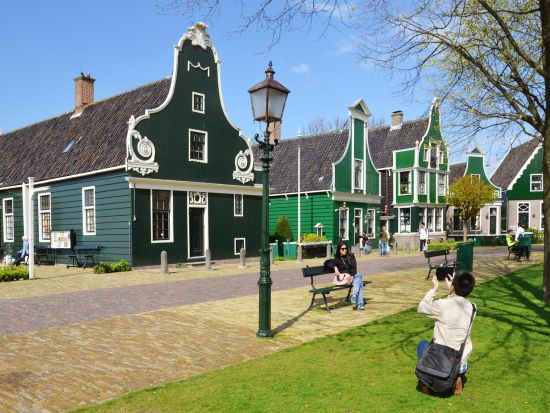 ザーンセ・スカンスの風車村　観光ツアー ＜チーズ試食付き／英語ガイド／アムステルダム発＞