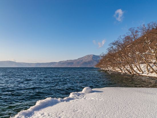 貸切観光タクシー  青森県人気観光地の奥入瀬渓流と十和田湖を巡る6時間コース＜1～9名／八戸駅、八戸市内発／星野リゾート青森屋お送り＞by ポストタクシー