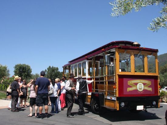 ソノマバレー ワイントロリーで巡る1日ワイナリー ツアー ランチ付き＜3軒／英語／ソノマ発着＞byNapa Classic Wine Trolley Tourの写真5