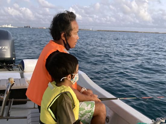 1組限定！サビキ釣りツアー 生まれも育ちも石垣島のオーナーがご案内！短時間でサクッと海釣りを体験＜2時間／石垣島発＞