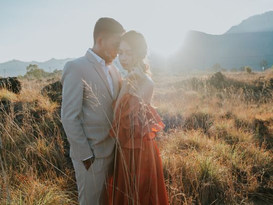 ウェディングフォト　神秘の高原＆湖フォトツアー　新婦様ヘア＆メイク込み＜早朝／撮影90分／日本語対応＞ 