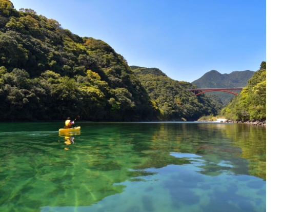 安房川リバーカヤック＆島内観光ツアー　屋久島公認ガイド田脇さんと行く！半日カヤック体験とアレンジ可能なあなただけのオリジナル島内観光　by ショアーズ