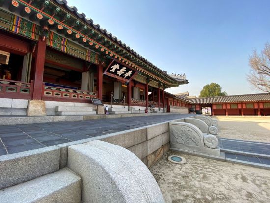 ソウル郊外観光ツアー　世界遺産・水原華城＋韓国民俗村　韓国歴史ドラマの人気ロケ地を見学＜午前・1日／日本語ガイド／豚カルビ昼食付／明洞解散／貸切プランあり＞