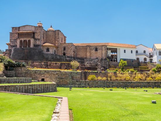 Peru_Cusco_Qurikancha_pixta_41134588_M