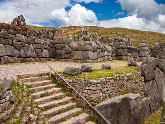 5日目：peru_cusco_sacsayhuaman_123rf_22368060_ML