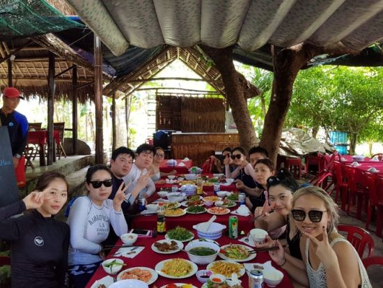 チャム島シュノーケリングツアー　世界生物圏保護区の美しい海をのんびりシュノーケリングで満喫！＜昼食付き／英語ガイド／ダナンまたはホイアン発＞