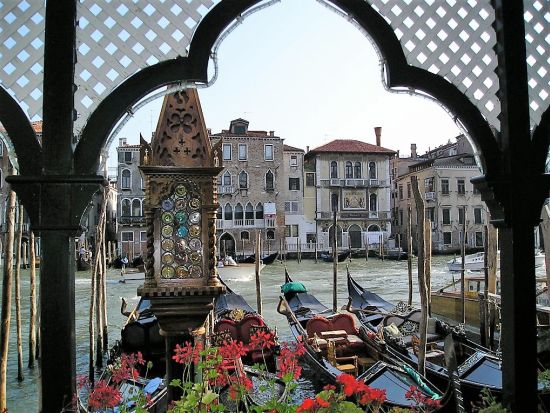 世界遺産の街ベネツィア ゴンドラ遊覧30分コース 日本語アシスタント付き ランチorディナー付きプランあり＜貸切／午前or午後＞by My bus