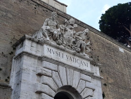 ヴァチカン美術館入口