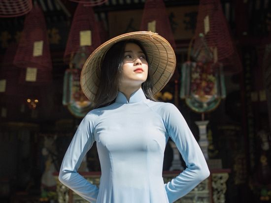 アオザイ記念撮影　プロのカメラマンが撮影！アオザイを着てホイアン旧市街地で思い出に残る写真を撮ろう＜午前・午後／英語ガイド／ホイアン発＞