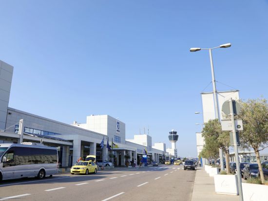 【空港送迎】アテネ国際空港 ⇔ アテネ市内 ＜貸切／英語ドライバー＞