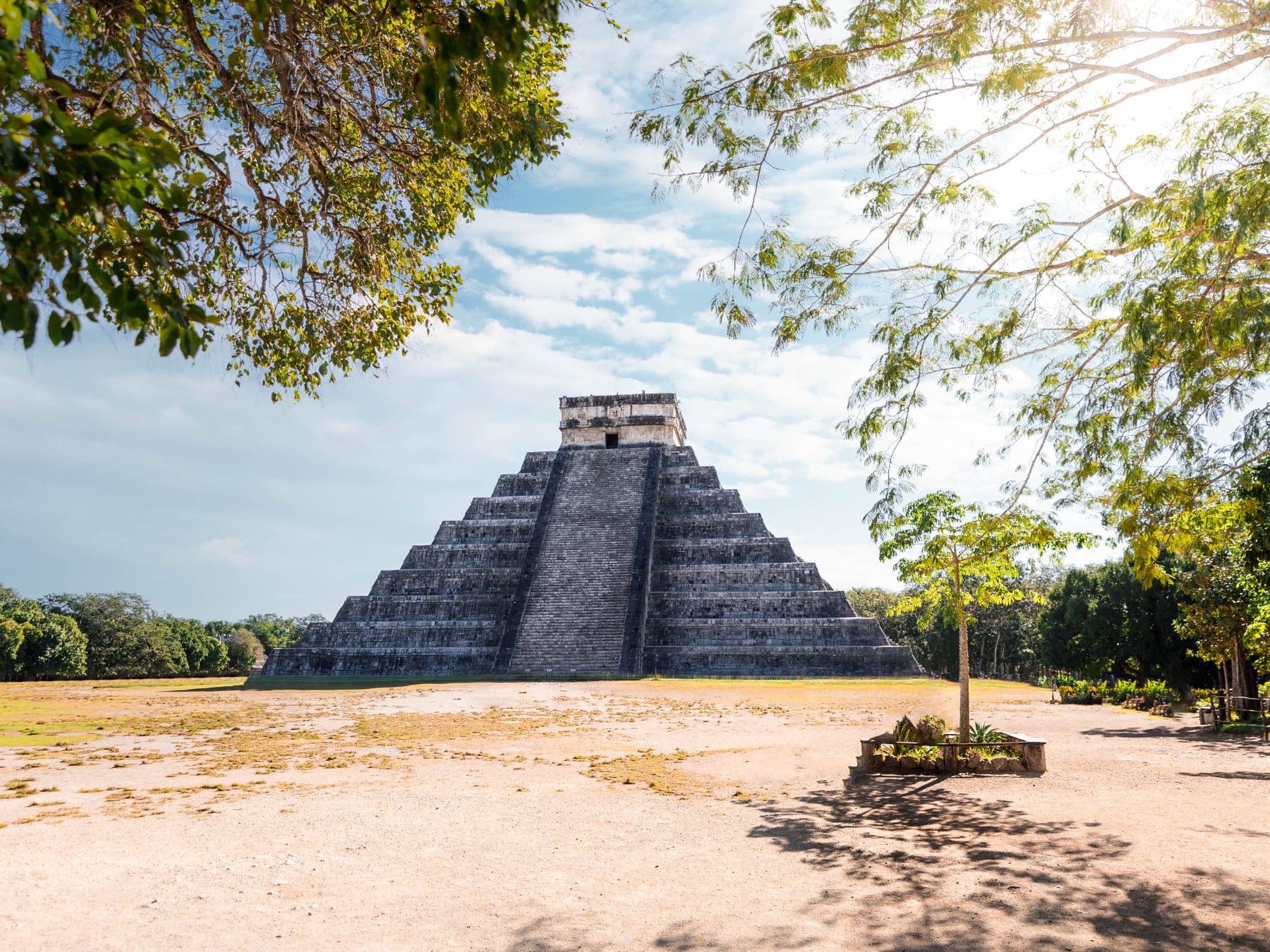 古代マヤ文明の遺跡を1日で周遊！チチェン・イッツァ＋エクバラム 神秘