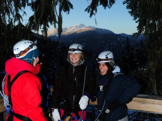 ジップライン　フィッツシモンズバレー　2つの山に囲まれた渓谷を滑空 ＜4本／11～4月／ウィスラー発＞