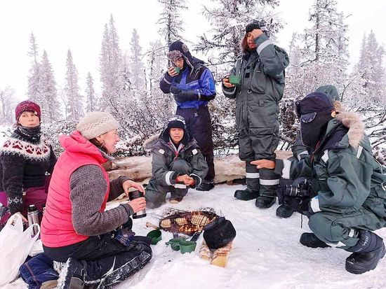 2da8335f-0e9e-4f68-9cae-9e5c282b4e17-Guest-dogsled-2