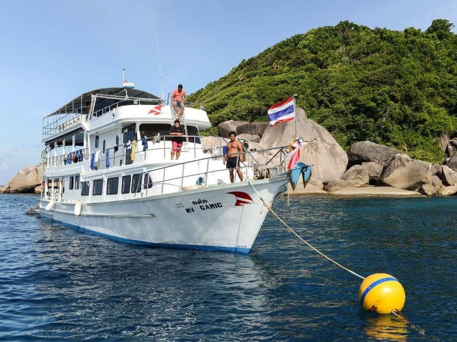 ファンダイビング シミラン諸島1泊2日クルーズ 大型船ラパット号 日本